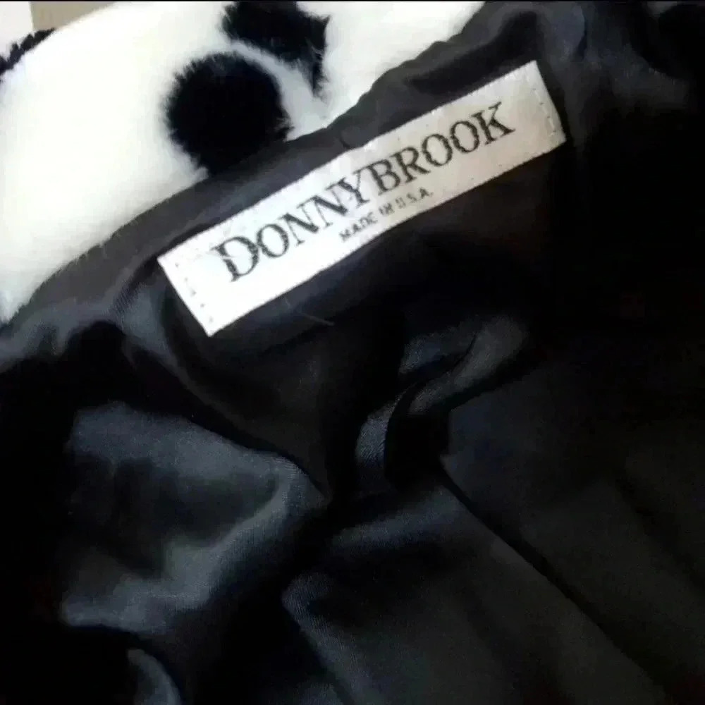 Donny Brook Mob Wife Graphic Faces Faux Fur Coat.. - Picture 11 of 14
